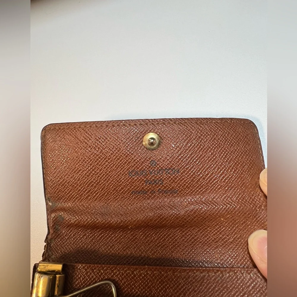 LOUIS VUITTON Monogram 6 Ring Key Holder Wallet